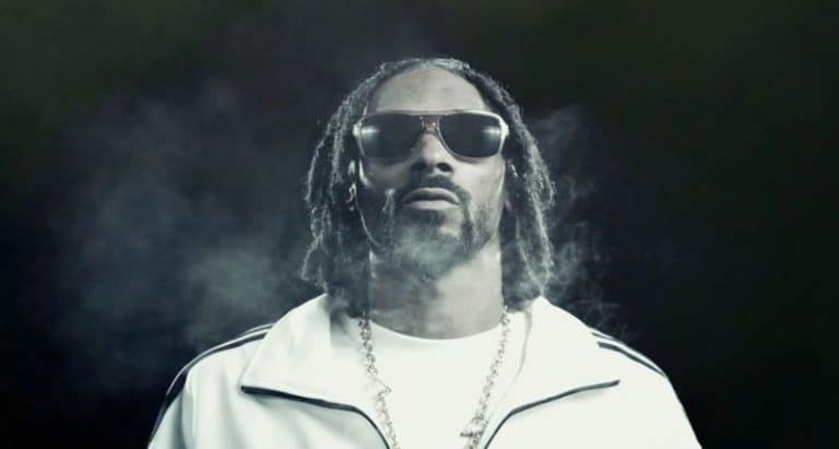 Snoop Lion feat Miley Cyrus – Ashtrays & Heartbreaks (videoclip)