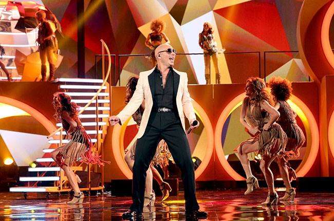 Pitbull- Time of Our Lives featuring Ne-Yo ( videoclip )
