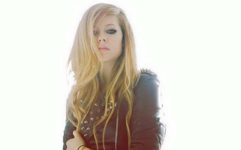 Avril Lavigne – Give You What You Like (videoclip) Artista se reinventeaza