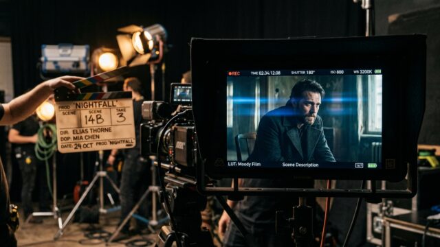 Platou de filmare și regie cinematografică modernă